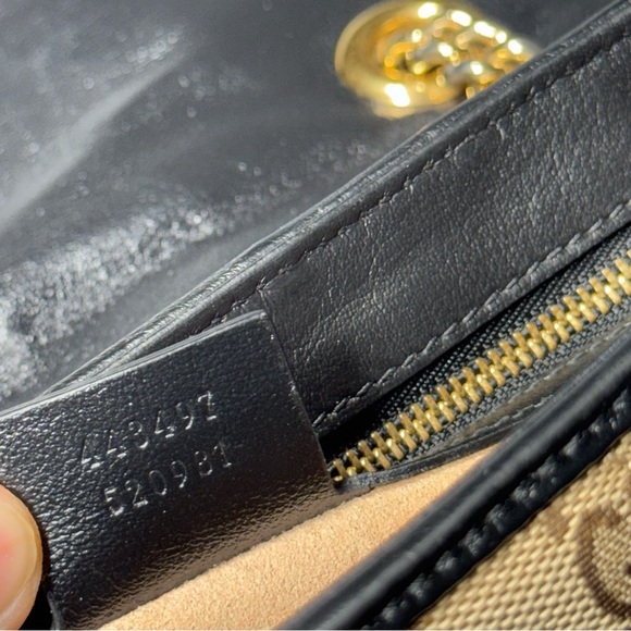 Gucci Marmont Flap Bag in Black - Picture 11 of 11